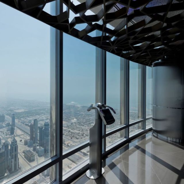 Augmented device showcasing the Burj Khalifa observation deck