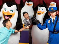 Motiongate Dubai: Madagascar mascot fun